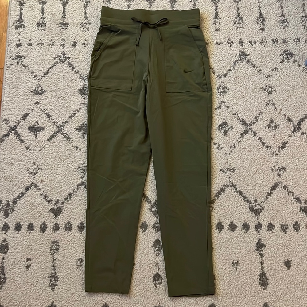 Nike women’s pants